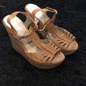 Kenneth Cole Reaction Wedges